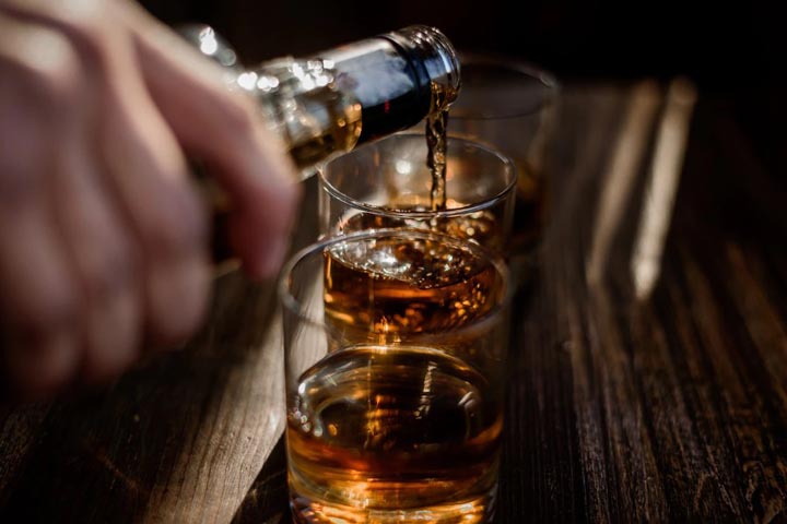 В УФСБ по Хакасии рассказали о контрафактном алкоголе и табаке 
